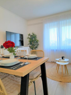 Sea View Apartment Macolic